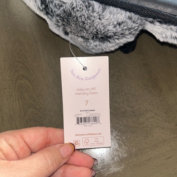 Cozy Gray Faux Fur Slippers - Picture 5 of 5